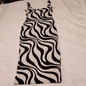 Fashion Nova Woman's Black And White Sleeveless Maxi Dress, Size: XS